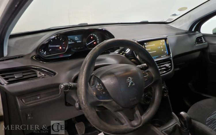 PEUGEOT 208 BLANC FN-143-TB