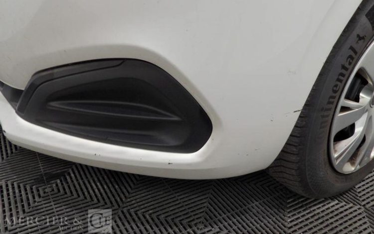 PEUGEOT 208 BLANC FN-143-TB