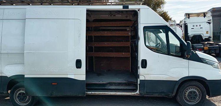 IVECO DAILY 35S16 FOURGON – DIESEL – ANEE 2020 BLANC FP-515-FJ