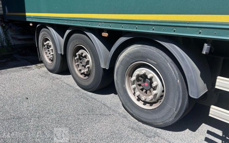LECITRAILER SREM FOURGON 38T HAYON 3 ESSIEUX VERT FP-632-VM
