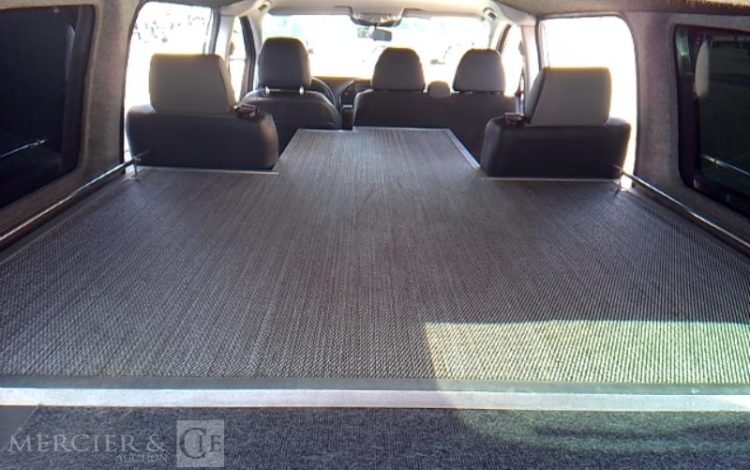 MERCEDES VITO 114 CDI LONG FINITION PRO EQUIPE POMPES FUNEBRES GRIS FY-327-SC