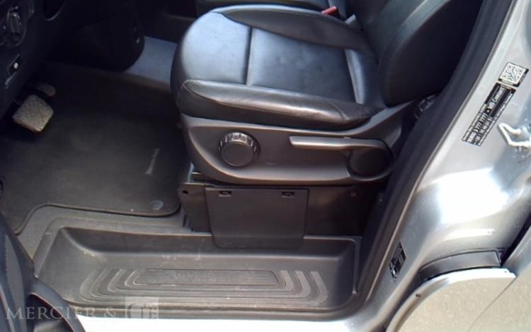 MERCEDES VITO 114 CDI LONG FINITION PRO EQUIPE POMPES FUNEBRES GRIS FY-327-SC