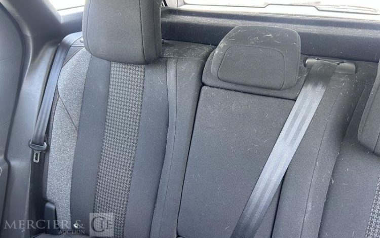 PEUGEOT 3008 GRIS FY-635-JZ