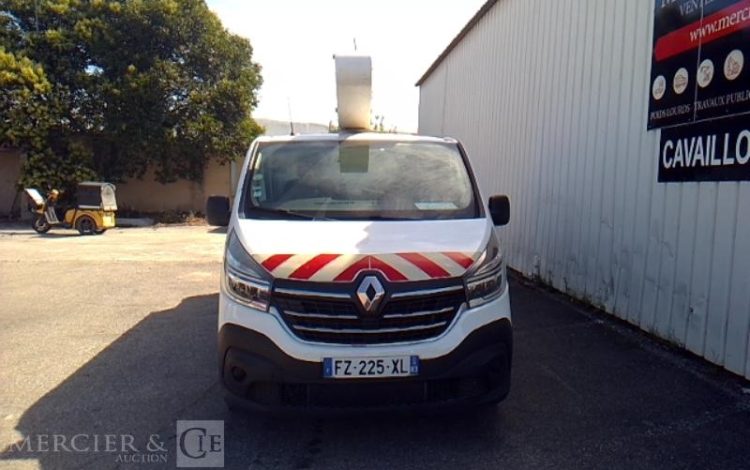 RENAULT TRAFIC NACELLE SUR VL L2H1 1200 145CH GD CONFORT 10M – 796H BLANC FZ-225-XL