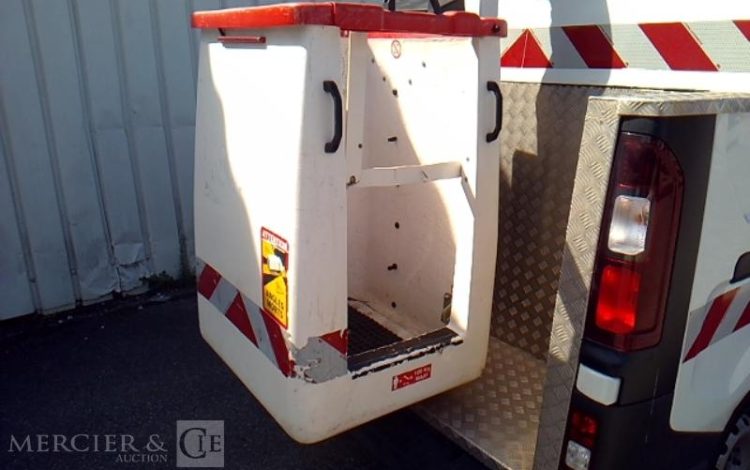 RENAULT TRAFIC NACELLE SUR VL L2H1 1200 145CH GD CONFORT 10M – 796H BLANC FZ-225-XL