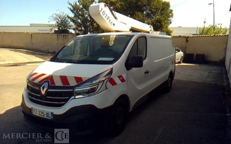 RENAULT TRAFIC NACELLE SUR VL L2H1 1200 145CH GD CONFORT 10M – 796H BLANC FZ-225-XL