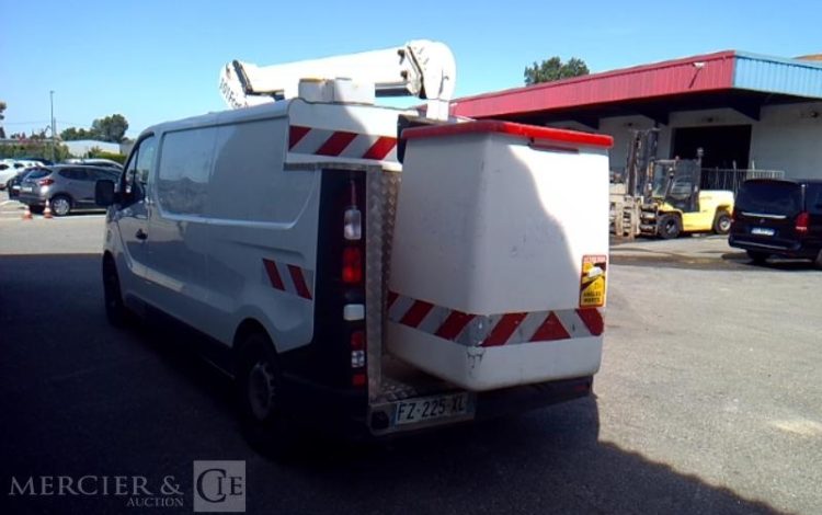 RENAULT TRAFIC NACELLE SUR VL L2H1 1200 145CH GD CONFORT 10M – 796H BLANC FZ-225-XL