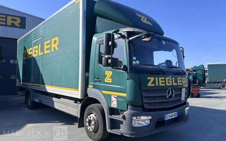 MERCEDES ATEGO 1324 CAISSE HAYON VERT FZ-446-AD