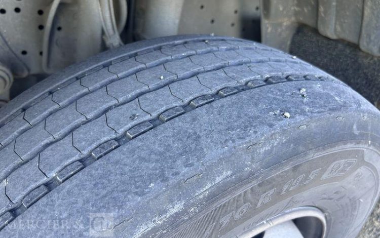 MERCEDES ATEGO 1324 CAISSE HAYON VERT FZ-446-AD