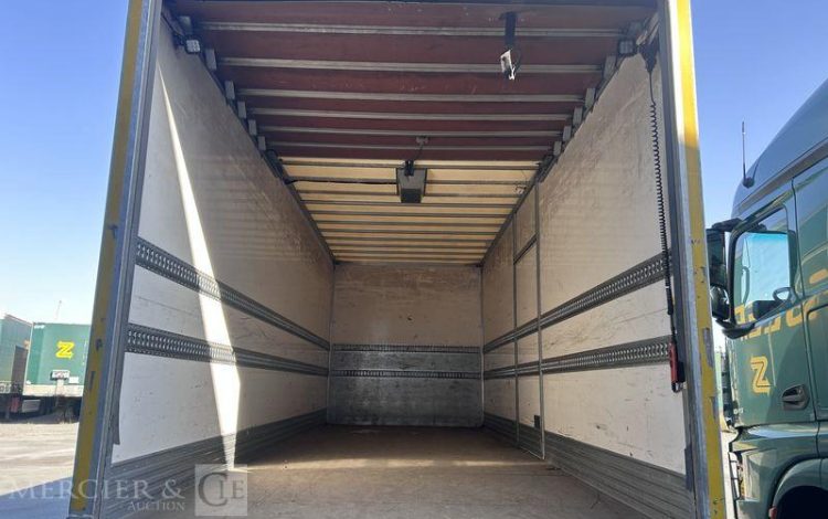 MERCEDES ATEGO 1324 CAISSE HAYON VERT FZ-446-AD