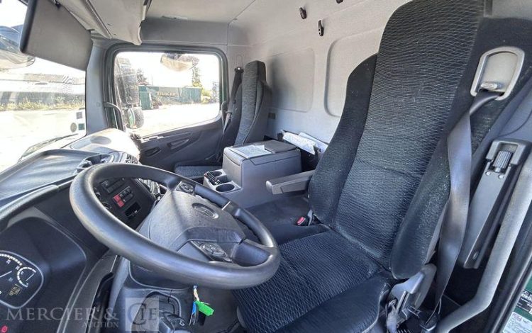 MERCEDES ATEGO 1324 CAISSE HAYON VERT FZ-446-AD