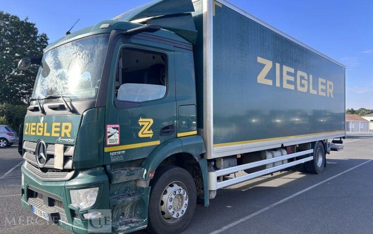 MERCEDES ACTROS 1833 CAISSE HAYON BVA VERT FZ-728-AD