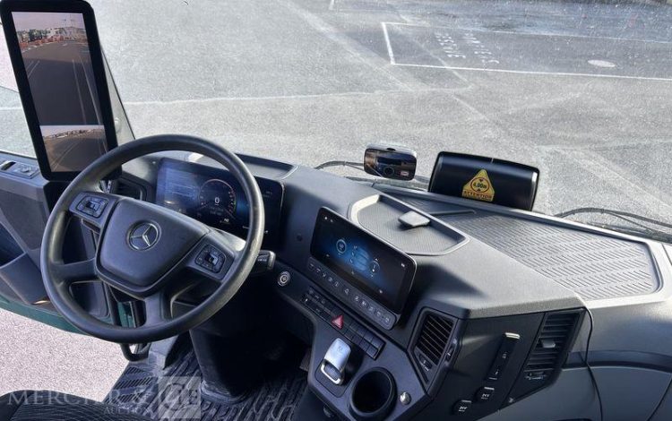 MERCEDES ACTROS 1833 CAISSE HAYON BVA VERT FZ-728-AD