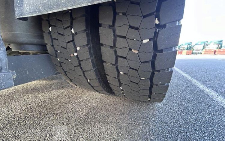 MERCEDES ACTROS 1833 CAISSE HAYON BVA VERT FZ-728-AD