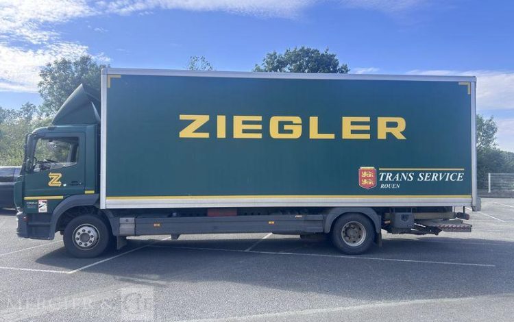 MERCEDES ATEGO 1324 CAISSE HAYON VERT FZ-836-NN