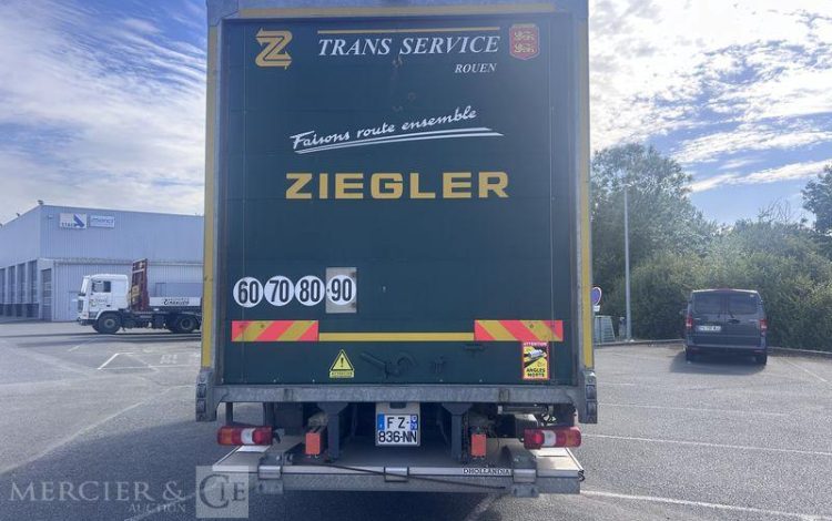 MERCEDES ATEGO 1324 CAISSE HAYON VERT FZ-836-NN
