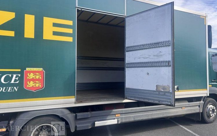MERCEDES ATEGO 1324 CAISSE HAYON VERT FZ-836-NN