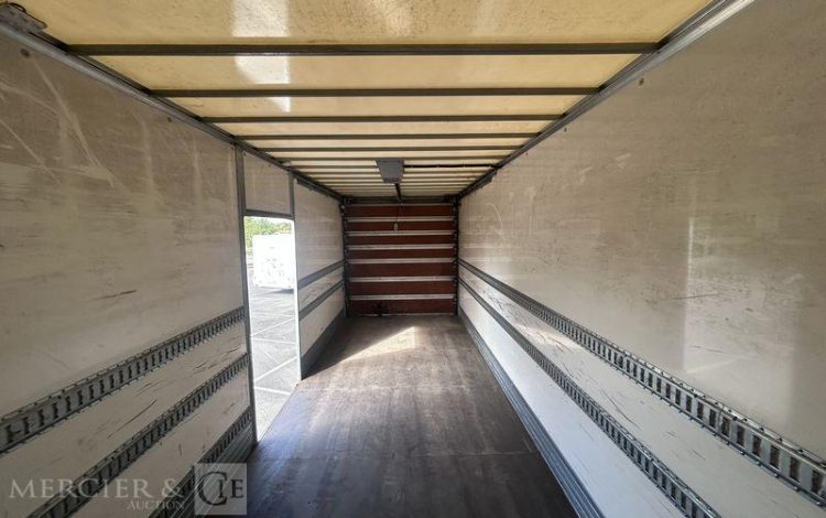 MERCEDES ATEGO 1324 CAISSE HAYON VERT FZ-836-NN