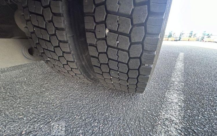 MERCEDES ATEGO 1324 CAISSE HAYON VERT FZ-836-NN