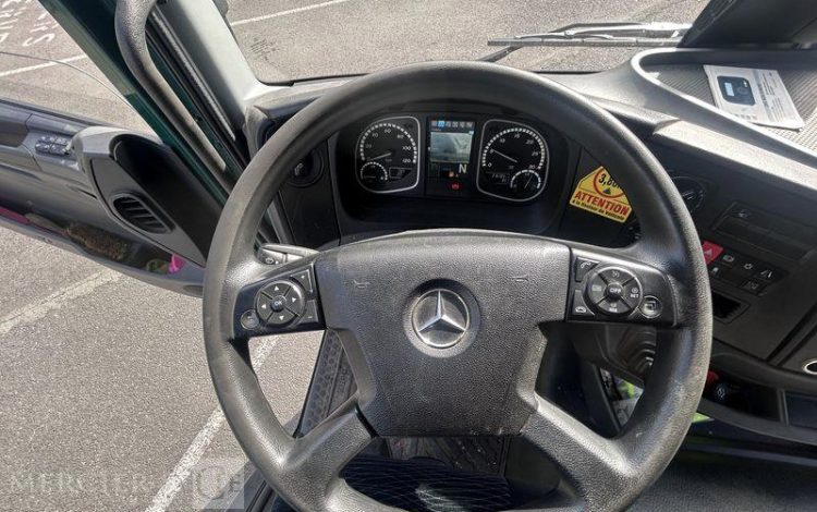 MERCEDES ATEGO 1324 CAISSE HAYON VERT FZ-836-NN