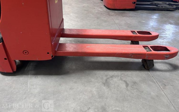 FENWICK TRANSPALETTE ELECTRIQUE T61 – CAP 1T6 – AN 2016 – 3955 HEURES ROUGE G08567