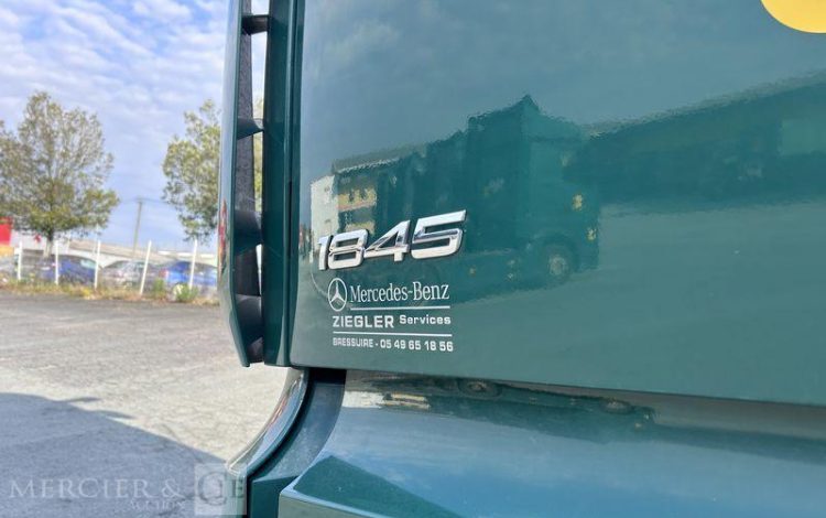 MERCEDES ACTROS 1845 VERT GB-801-LB