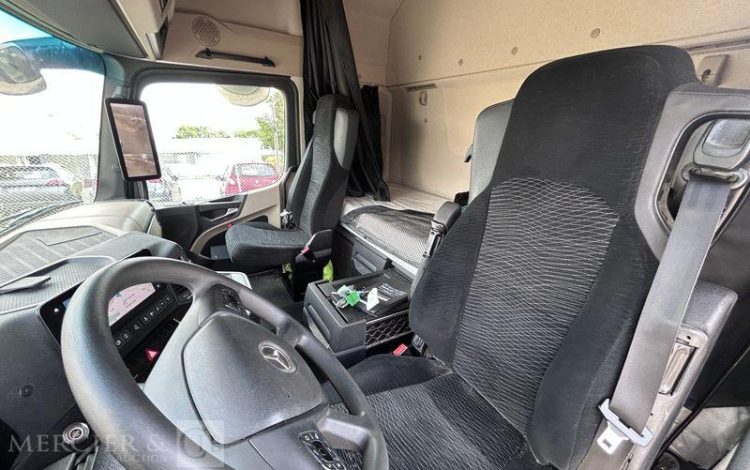 MERCEDES ACTROS 1845 VERT GB-801-LB