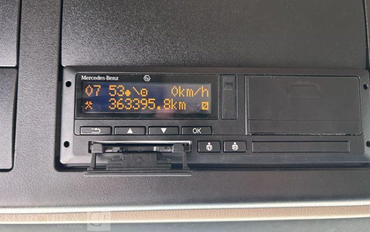 MERCEDES ACTROS 1845 VERT GB-801-LB