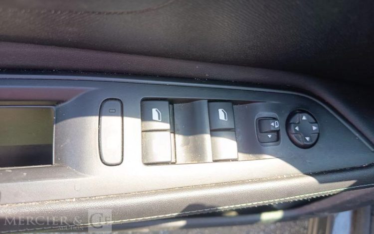 PEUGEOT 3008 ALLURE HYBRID GRIS GD-395-NA