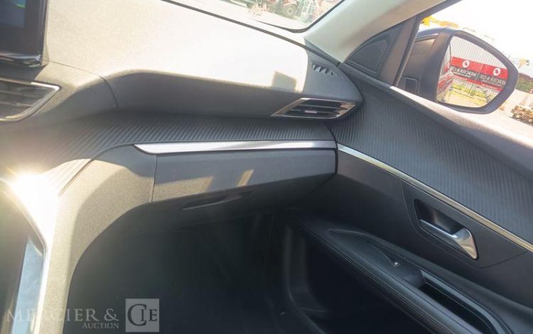 PEUGEOT 3008 ALLURE HYBRID GRIS GD-395-NA
