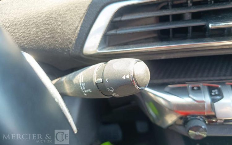 PEUGEOT 3008 ALLURE HYBRID GRIS GD-395-NA