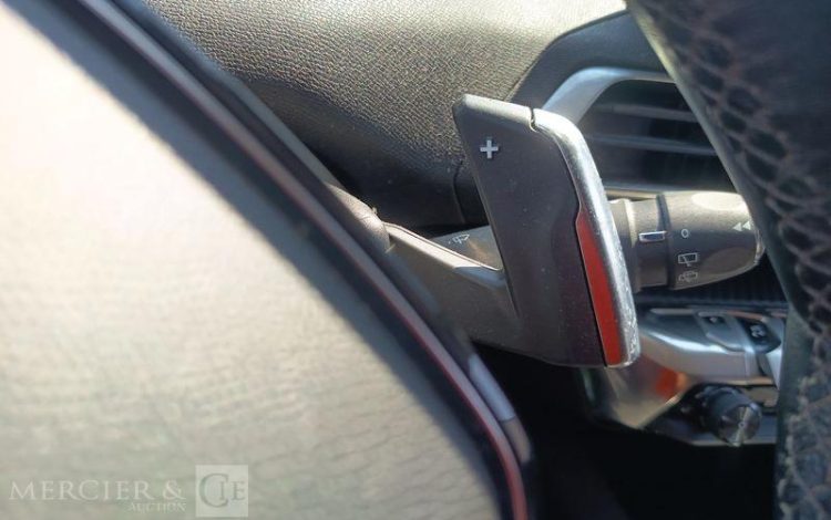 PEUGEOT 3008 ALLURE HYBRID GRIS GD-395-NA
