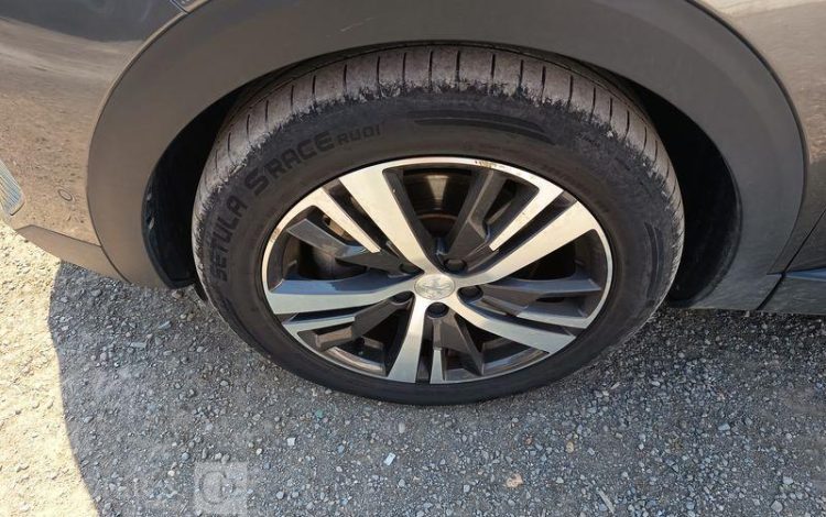 PEUGEOT 3008 ALLURE HYBRID GRIS GD-395-NA