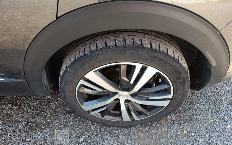 PEUGEOT 3008 ALLURE HYBRID GRIS GD-395-NA