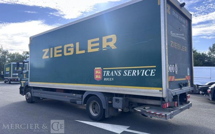 MERCEDES ATEGO 1324 CAISSE HAYON BVA VERT GE-692-JN