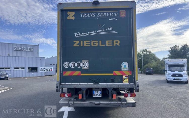 MERCEDES ATEGO 1324 CAISSE HAYON BVA VERT GE-692-JN