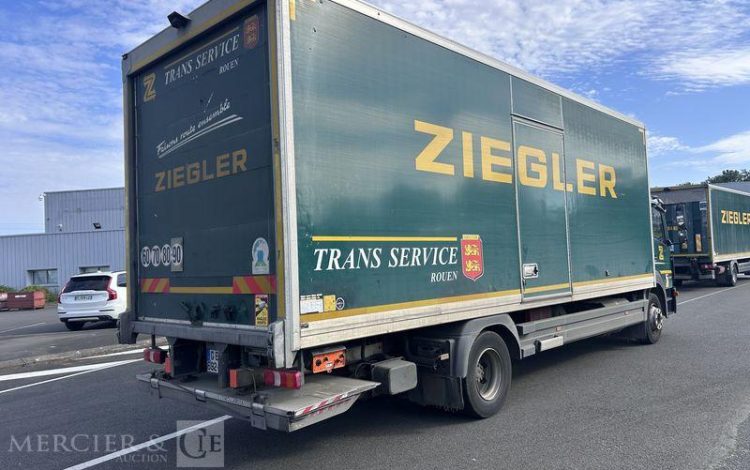 MERCEDES ATEGO 1324 CAISSE HAYON BVA VERT GE-692-JN