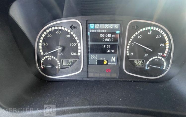 MERCEDES ATEGO 1324 CAISSE HAYON BVA VERT GE-692-JN