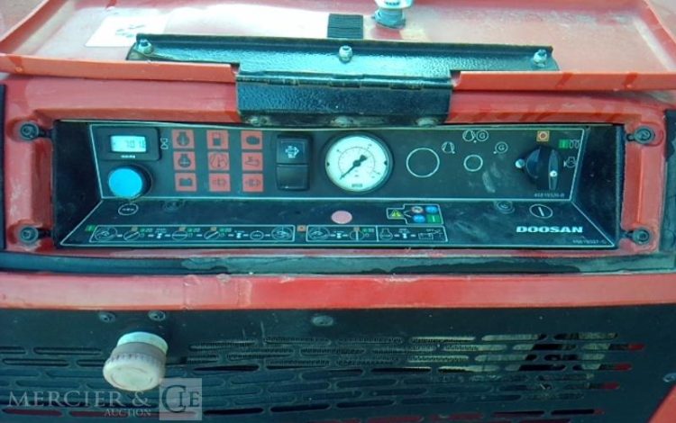 DOOSAN COMPRESSEUR D AIR 7/55 – 5000L/MN  – 7 BARS – 701H – AN2022  GF-910-EQ