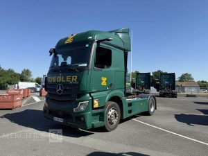 MERCEDES ACTROS 1845  PAV MERCEDES FINANCIAL SERVICES VERT GG-090-XR