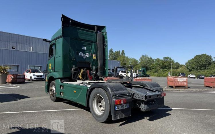 MERCEDES ACTROS 1845  PAV MERCEDES FINANCIAL SERVICES VERT GG-090-XR