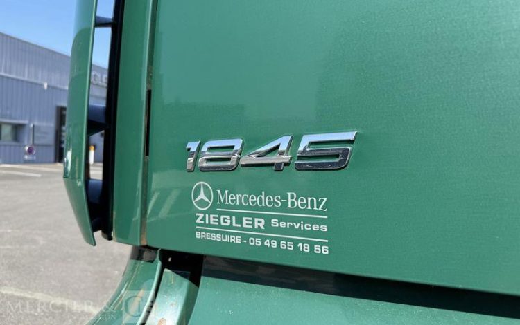 MERCEDES ACTROS 1845  PAV MERCEDES FINANCIAL SERVICES VERT GG-090-XR