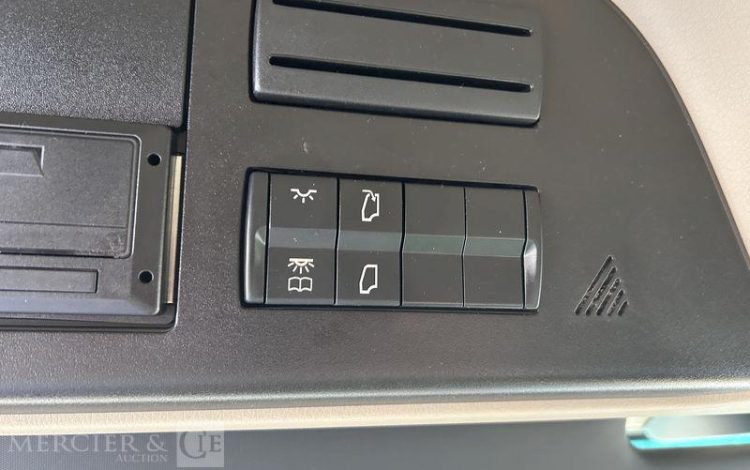 MERCEDES ACTROS 1845 VERT GG-395-WD