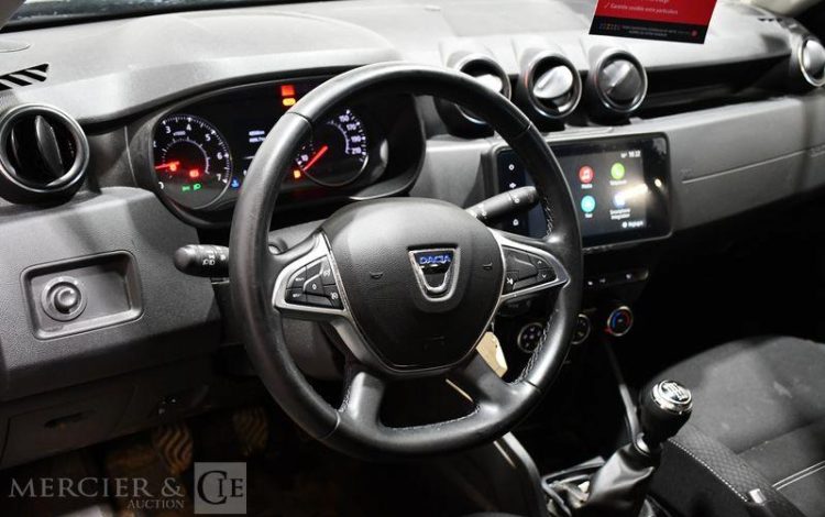 DACIA DUSTER 1.5 BLUEDCI 115ch CONFORT 4X4 NOIR GK-275-QT