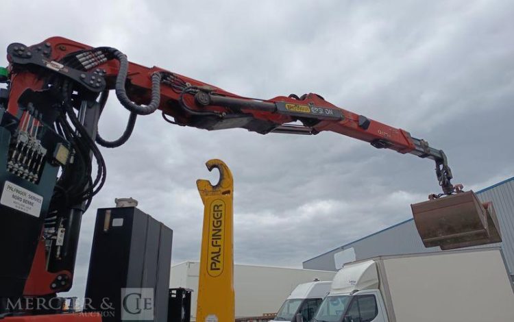 RENAULT PORTEUR C480 DTI 13 B 100 AMPLIROOL AVEC GRUE AUXILIAIRE – DIESEL – ANNEE 2023 BLEU GM-140-VR