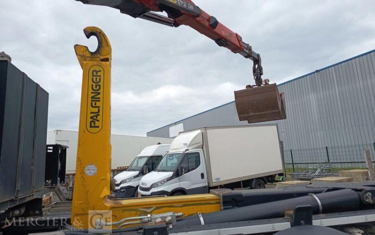 RENAULT PORTEUR C480 DTI 13 B 100 AMPLIROOL AVEC GRUE AUXILIAIRE – DIESEL – ANNEE 2023 BLEU GM-140-VR