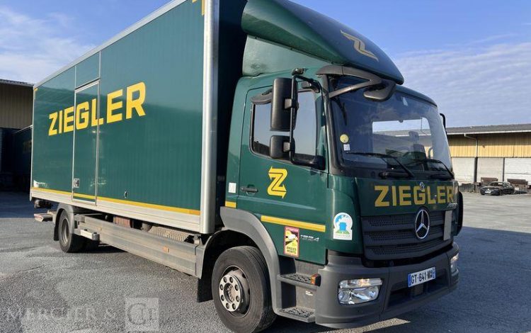 MERCEDES ATEGO 1324 CAISSE HAYON VERT GT-641-MM