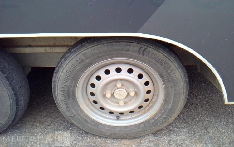 BW TRAILERS FOOD TRUCK 2 ESSIEUX PTAC 1T5 NOIR GV-096-BH