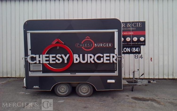 BW TRAILERS FOOD TRUCK 2 ESSIEUX PTAC 1T5 NOIR GV-096-BH