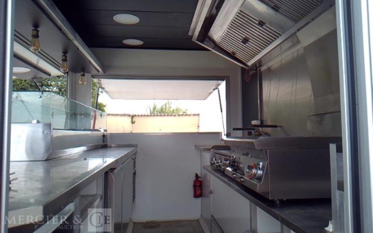 BW TRAILERS FOOD TRUCK 2 ESSIEUX PTAC 1T5 NOIR GV-096-BH